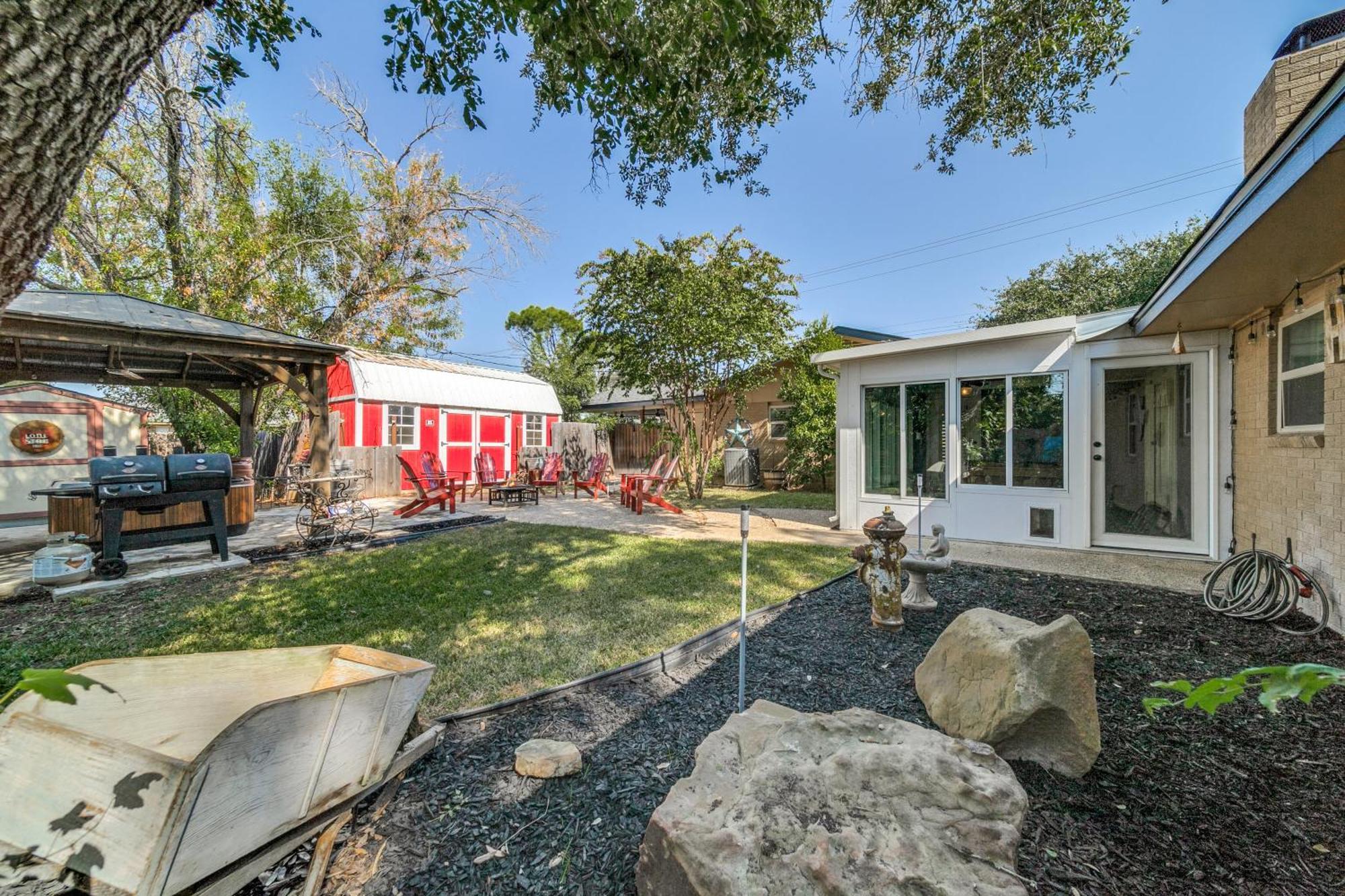 Charming Pet Friendly 4 Bdrm Home Mins To Main St And Wineries 弗雷德里克斯堡 外观 照片