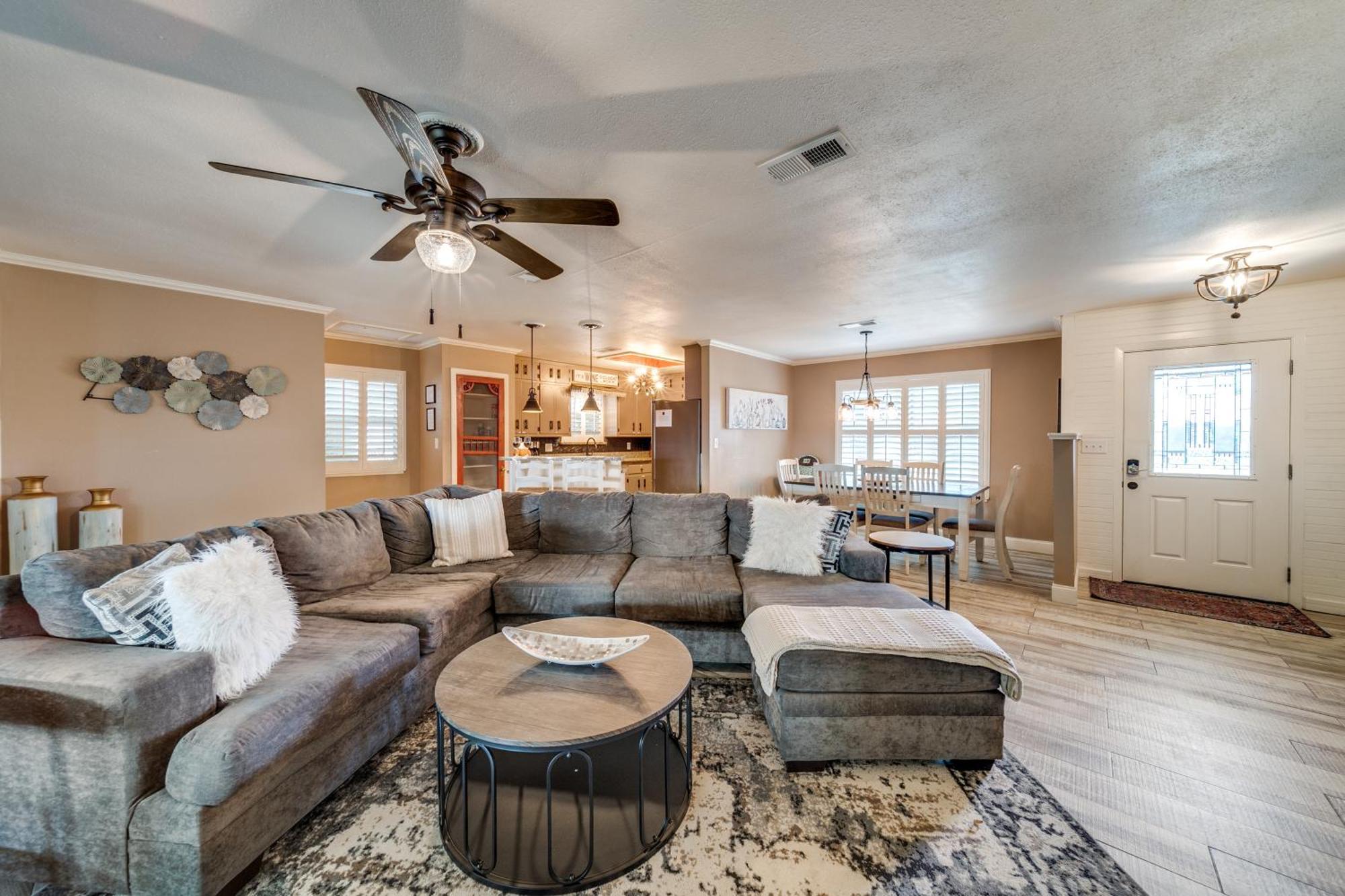 Charming Pet Friendly 4 Bdrm Home Mins To Main St And Wineries 弗雷德里克斯堡 外观 照片