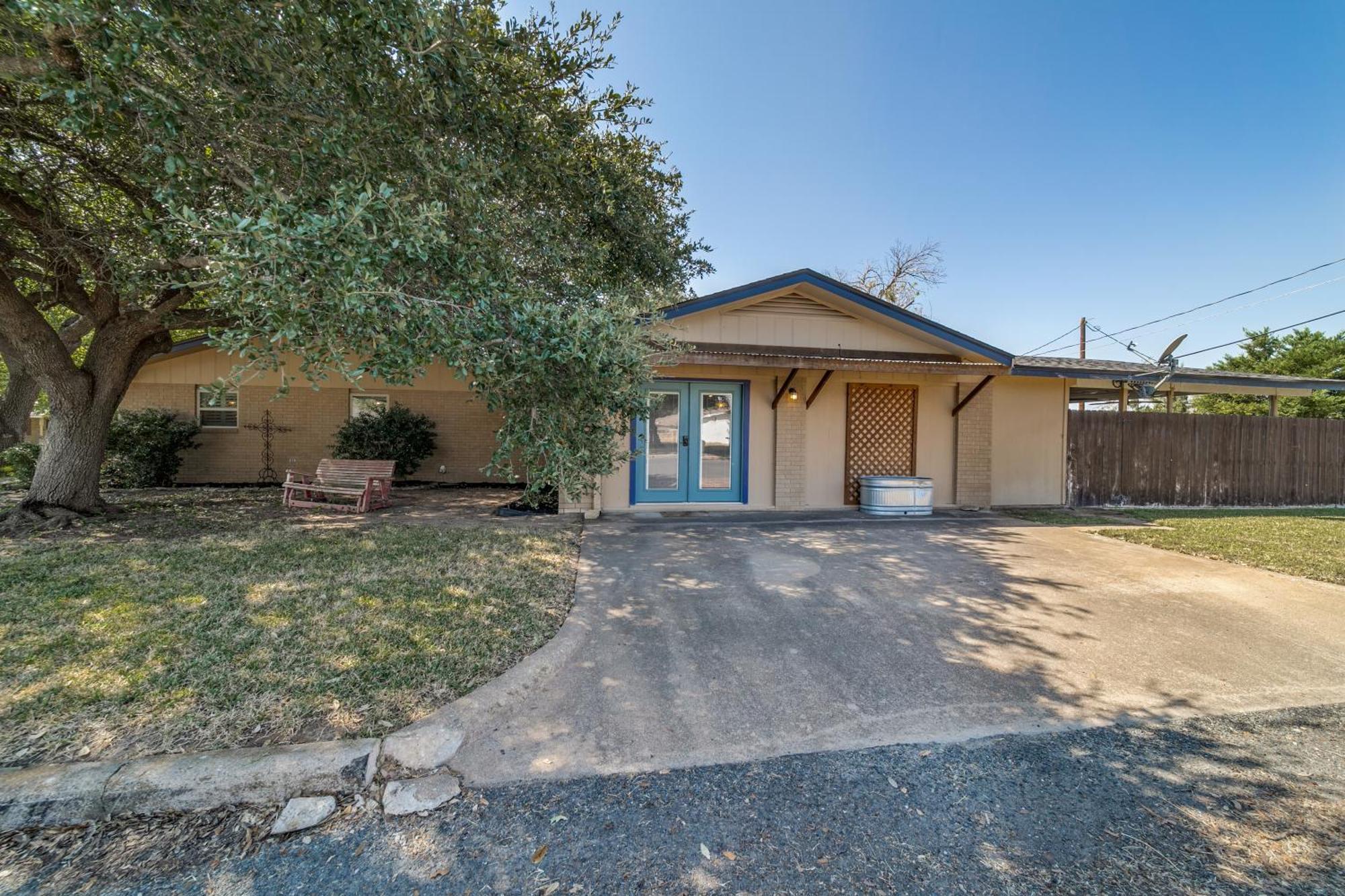 Charming Pet Friendly 4 Bdrm Home Mins To Main St And Wineries 弗雷德里克斯堡 外观 照片