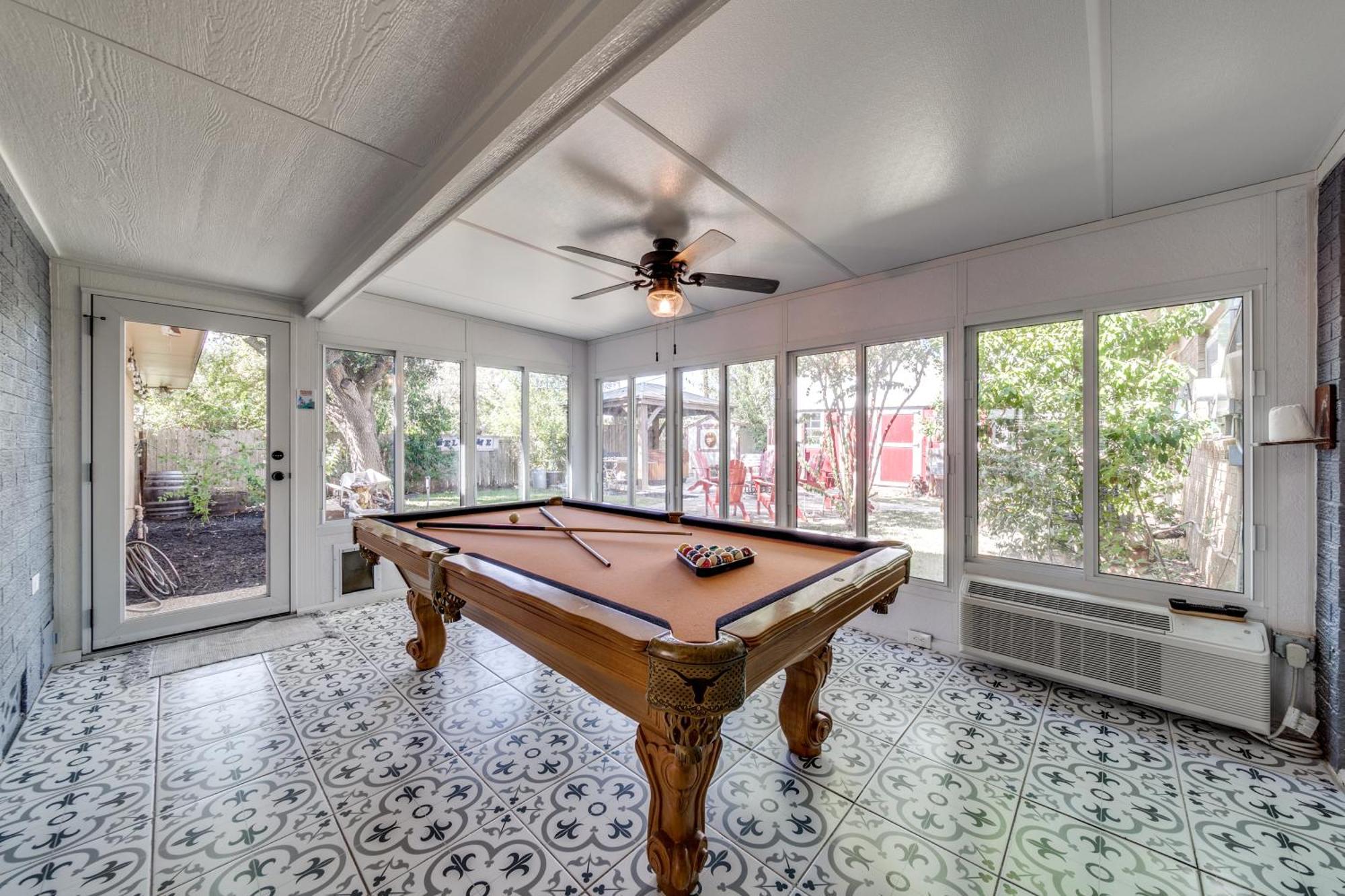 Charming Pet Friendly 4 Bdrm Home Mins To Main St And Wineries 弗雷德里克斯堡 外观 照片
