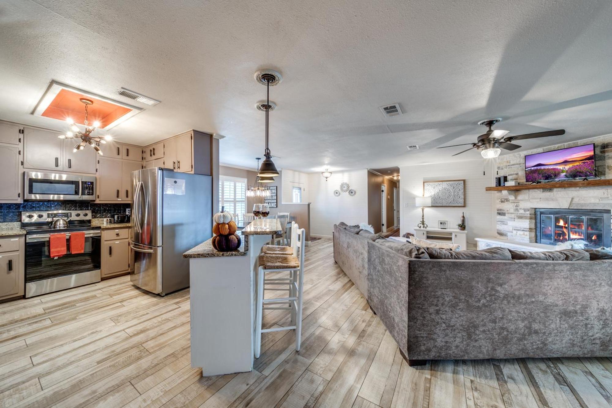 Charming Pet Friendly 4 Bdrm Home Mins To Main St And Wineries 弗雷德里克斯堡 外观 照片