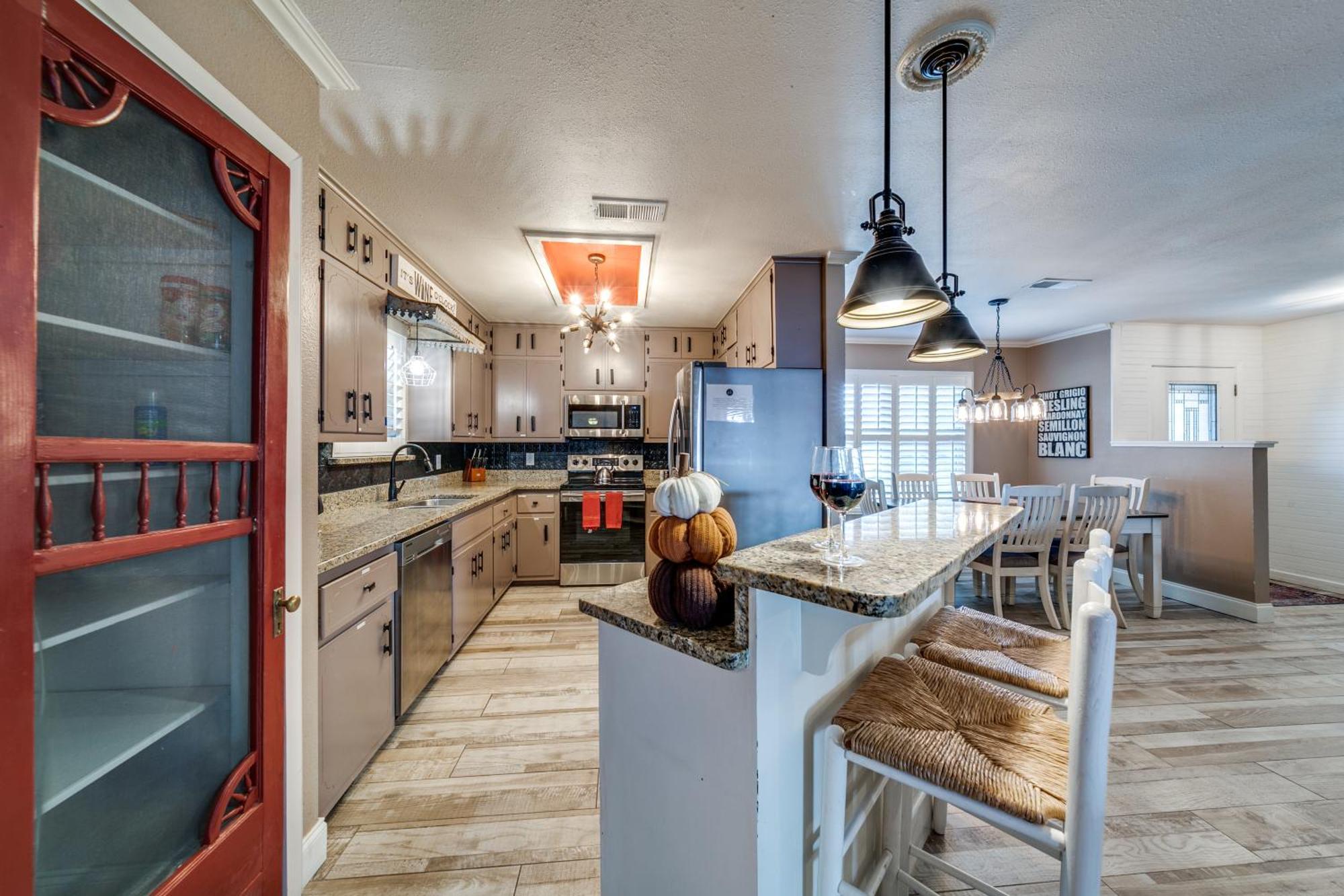 Charming Pet Friendly 4 Bdrm Home Mins To Main St And Wineries 弗雷德里克斯堡 外观 照片