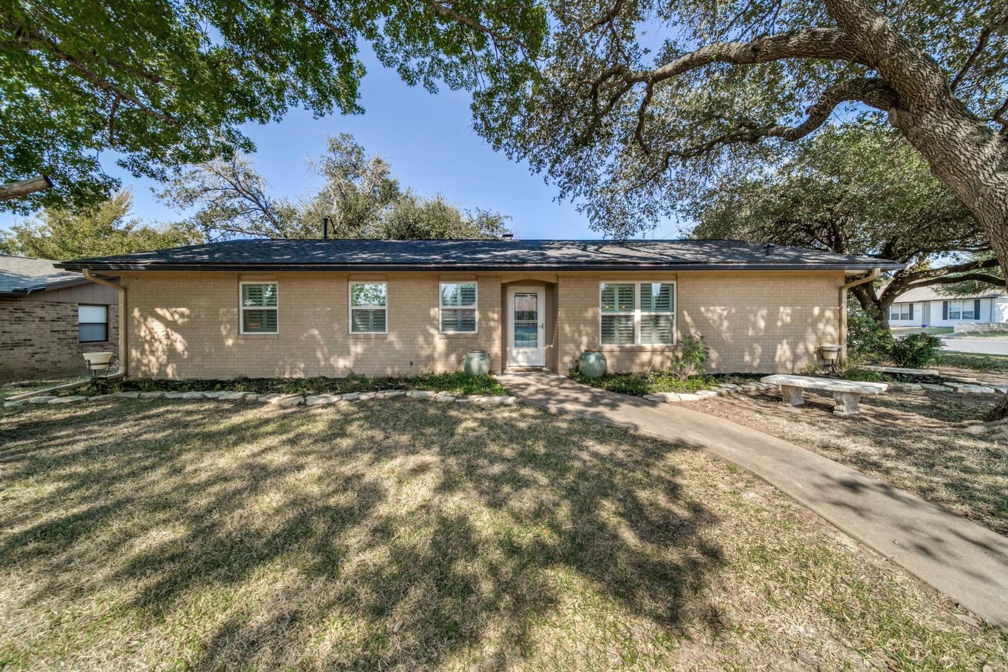 Charming Pet Friendly 4 Bdrm Home Mins To Main St And Wineries 弗雷德里克斯堡 外观 照片