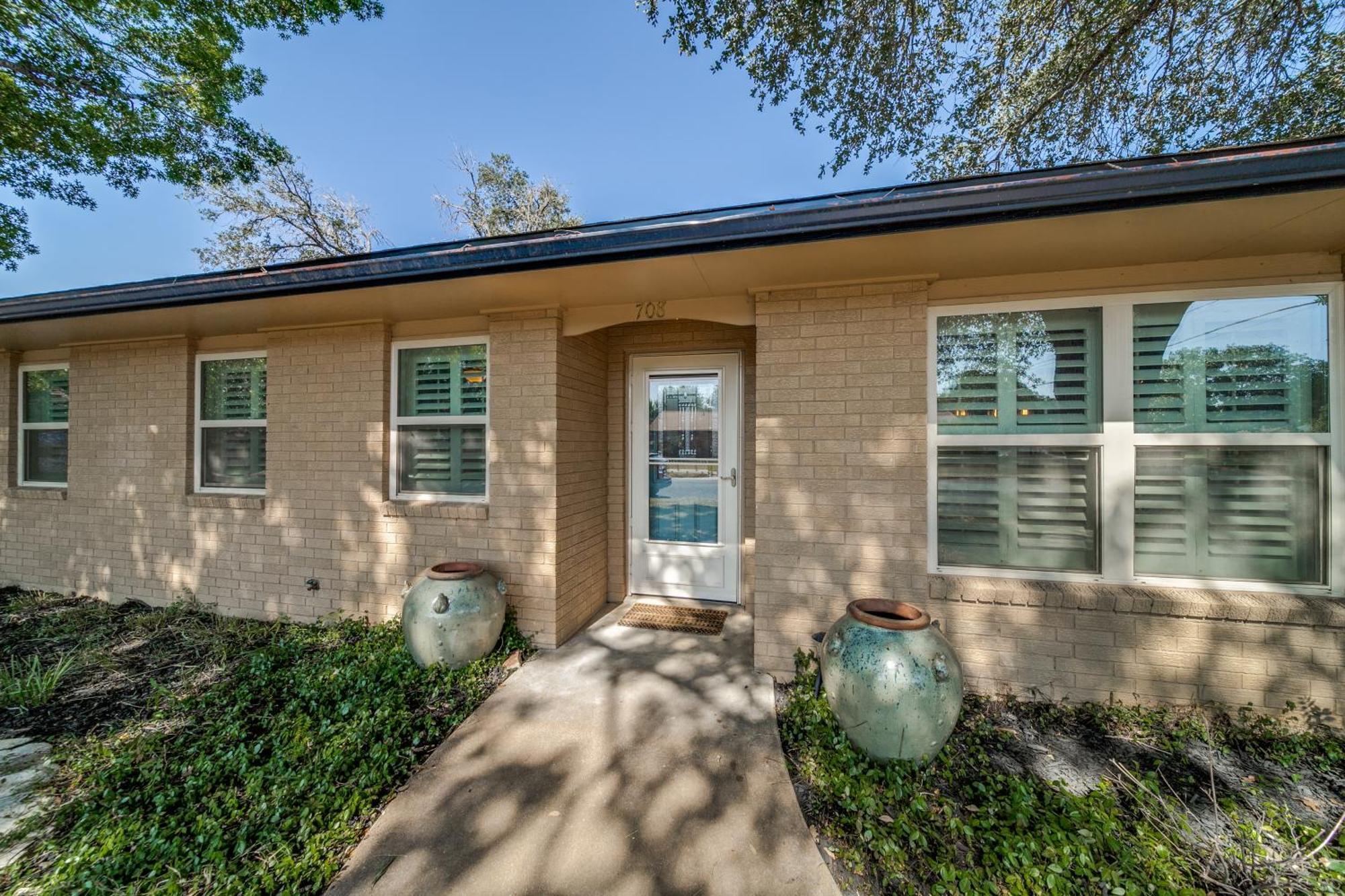 Charming Pet Friendly 4 Bdrm Home Mins To Main St And Wineries 弗雷德里克斯堡 外观 照片