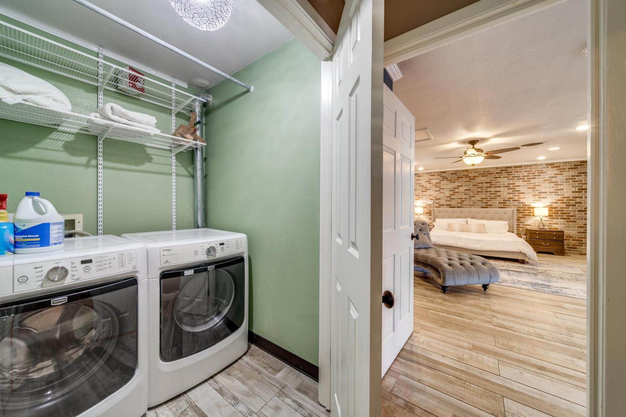 Charming Pet Friendly 4 Bdrm Home Mins To Main St And Wineries 弗雷德里克斯堡 外观 照片