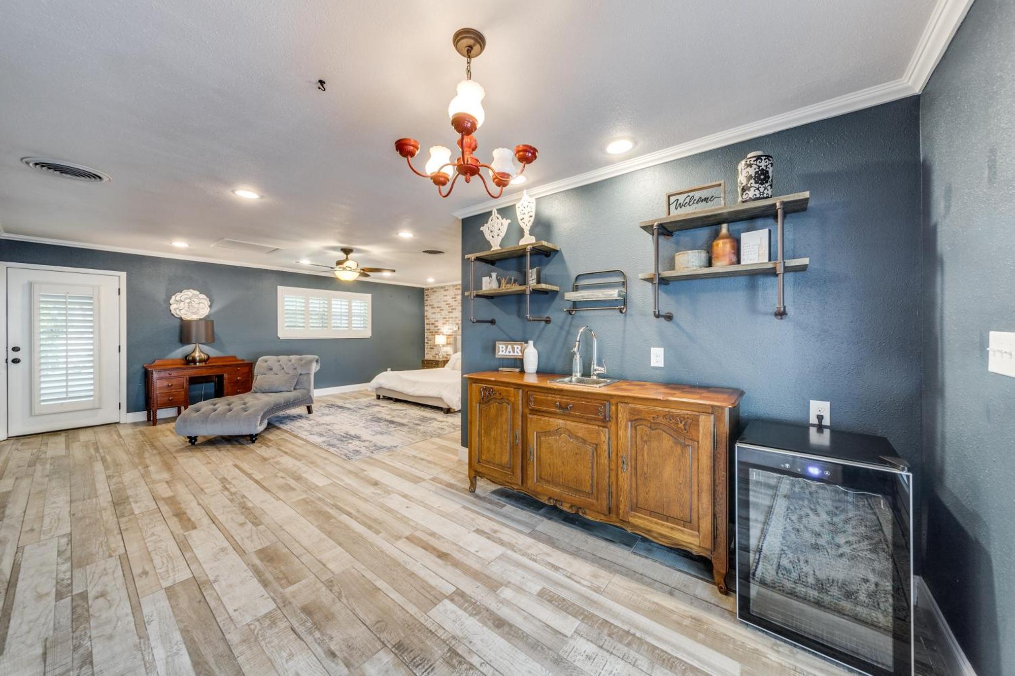 Charming Pet Friendly 4 Bdrm Home Mins To Main St And Wineries 弗雷德里克斯堡 外观 照片