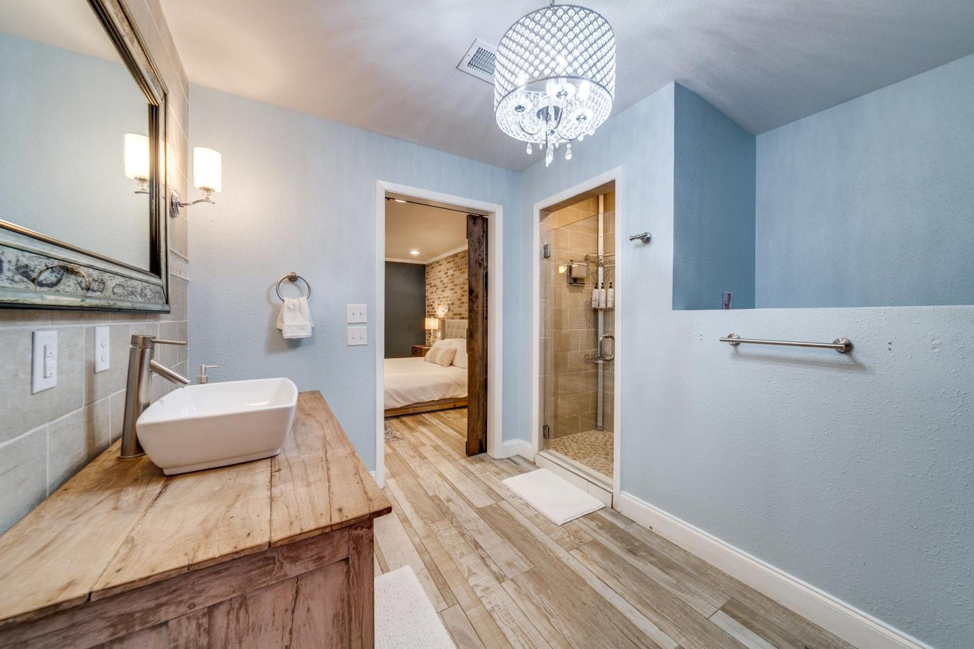 Charming Pet Friendly 4 Bdrm Home Mins To Main St And Wineries 弗雷德里克斯堡 外观 照片