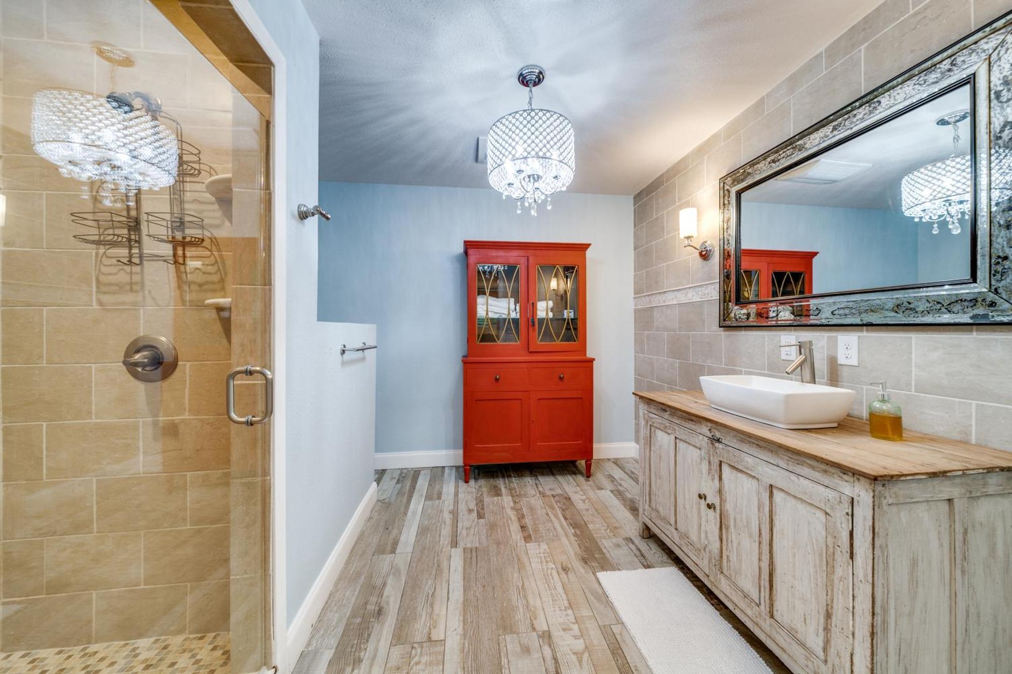 Charming Pet Friendly 4 Bdrm Home Mins To Main St And Wineries 弗雷德里克斯堡 外观 照片