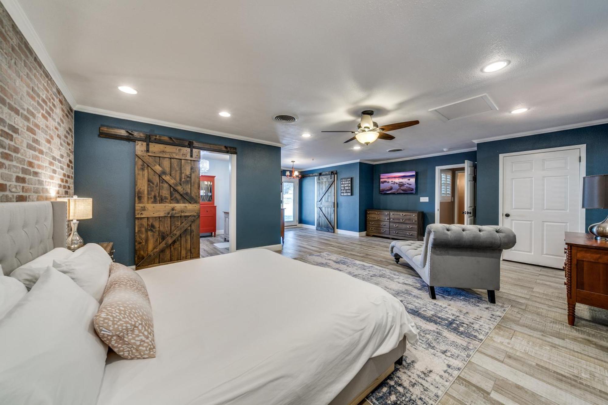 Charming Pet Friendly 4 Bdrm Home Mins To Main St And Wineries 弗雷德里克斯堡 外观 照片